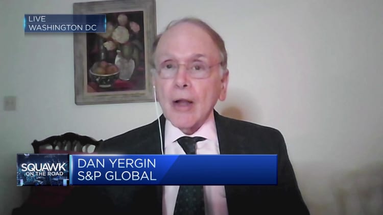 Dan Yergin, Rusya'da petrol fiyatı tavanının 'gerçekten işe yaradığını' söylüyor