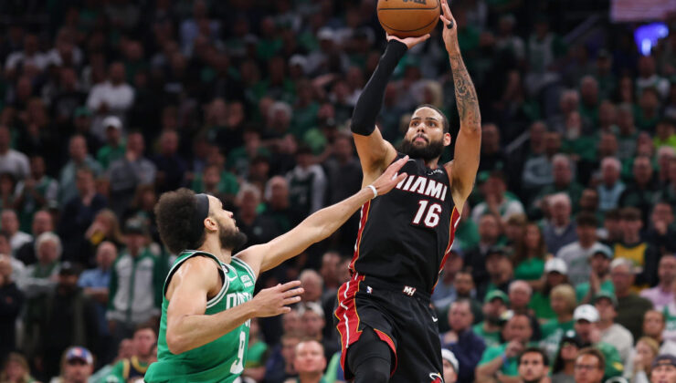 Heat, Celtics’i neredeyse 3-0’lık seri liderliğini kaybettikten sonra NBA Finallerine ulaşmak için savuşturdu