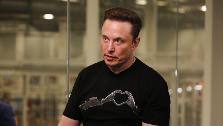 Elon Musk ve Twitter, yöneticilerin ayrılmasının ardından marka güvenliği endişeleriyle karşı karşıya
