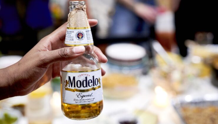 Bud Light bira satışları, LGBTQ karşıtı tepkilerin ardından Mayıs ayında Modelo’yu geride bıraktı