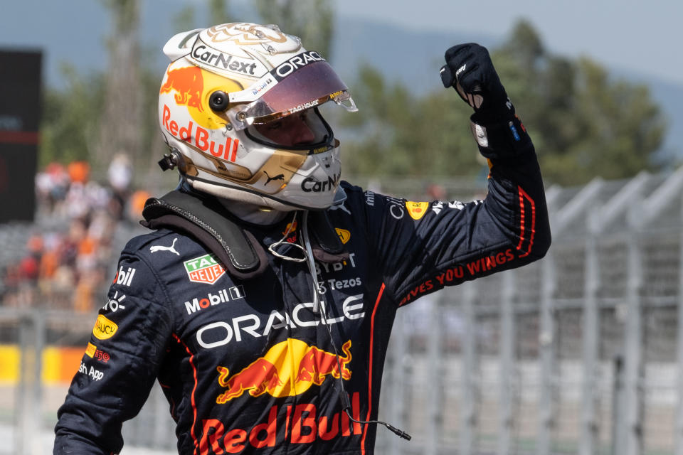 BARCELONA, İSPANYA - 22 MAYIS: Max Verstappen, NDL, Oracle Red Bull Racing RB18 Honda, 22 Mayıs 2022'de Barselona, ​​İspanya'da düzenlenen İspanya F1 Dünya Şampiyonası Grand Prix'si sırasında hareket halinde.  (Fotoğraf: Jay Hirano ATPImages/Getty Images)