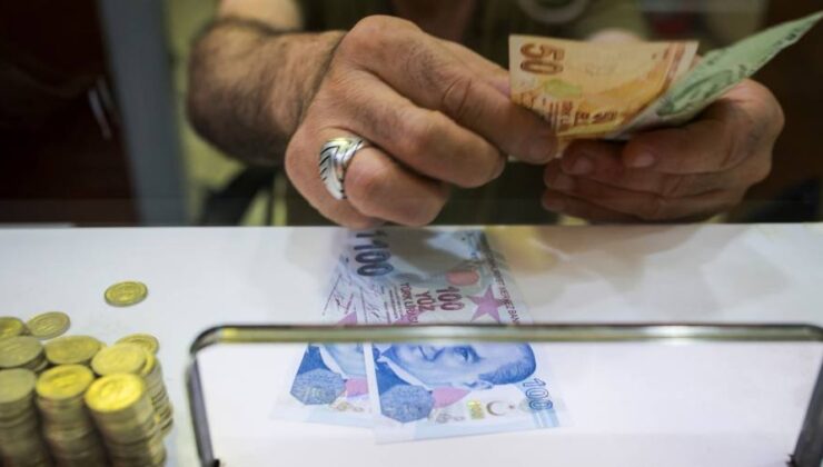 Yeni ekonomi ekibi ‘kasıtlı devalüasyona’ başlarken Türk lirası düşüyor