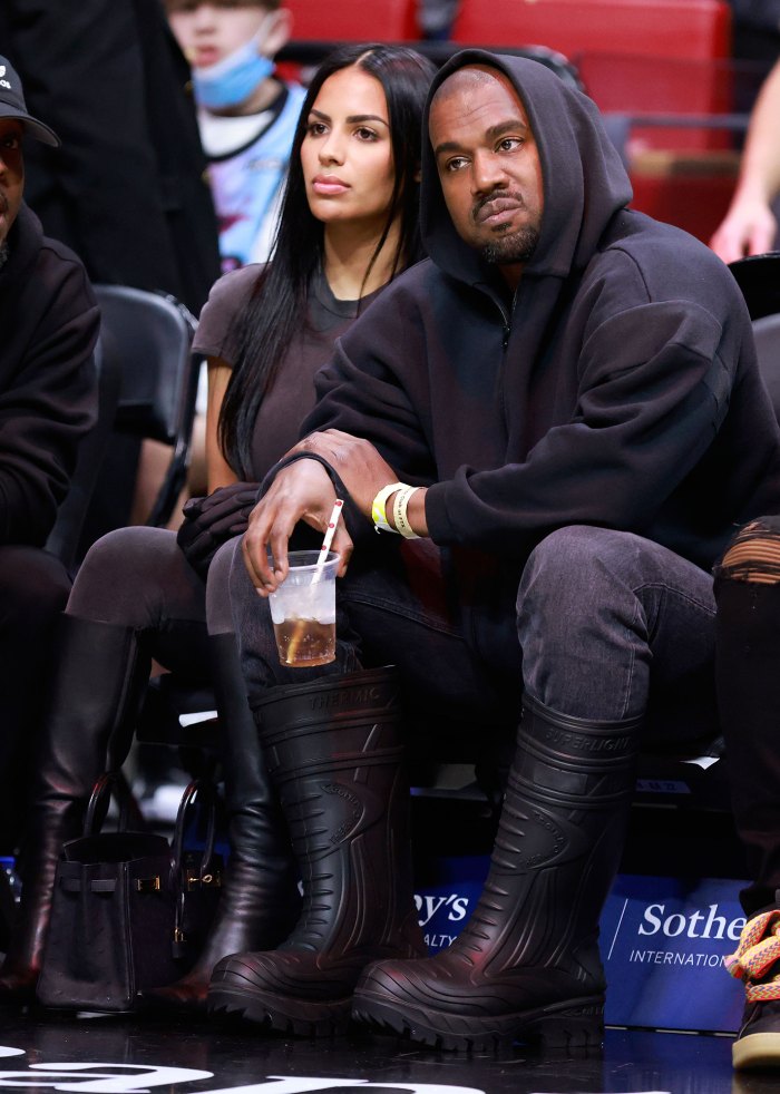 Kim Kardashian ve Kanye West'in Eski Aşkı Chaney Jones, 4 Temmuz Partisinde Neredeyse Eşleşen Kıyafetler Giydiler: Fotoğraflar